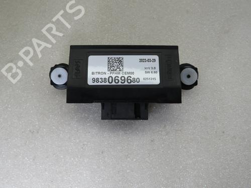 Used Electronic module Electronic module DS DS 3 / DS 3 CROSSBACK (UR_, UC_, UJ_) 1.2 PureTech 100 (URHNKK, URHNEK) (101 hp) 36016511 36016511