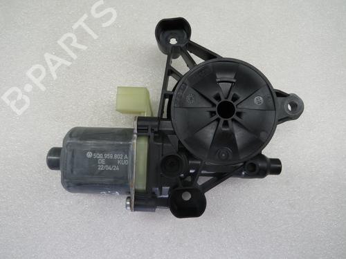 right-front-window-motor-skoda-octavia-iv-combi-nx5-pv5-2019-36352963 main image