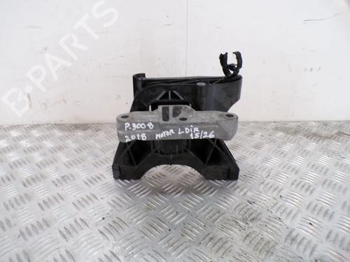 Used Engine mount Engine mount PEUGEOT 3008 II SUV (MC_, MR_, MJ_, M4_) 1.5 BlueHDi 130 (131 hp) 36419743 36419743