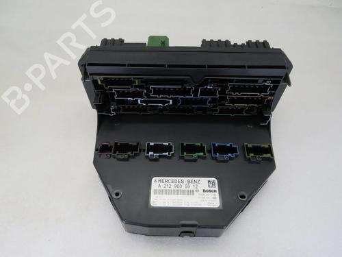 Used Fuse box Fuse box 37025472 37025472