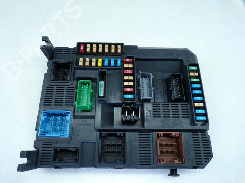 Used Fuse box Fuse box 37153524 37153524