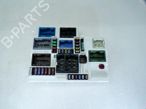 Used Fuse box Fuse box 37235368 37235368