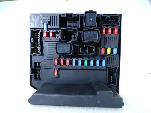 Used Fuse box Fuse box 37669172 37669172