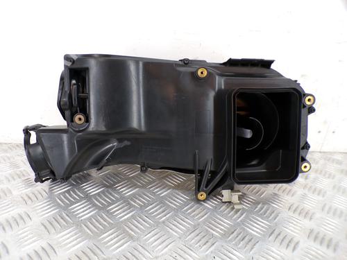 Used Air filter box Air filter box MERCEDES-BENZ C-CLASS (W205) C 200 d (205.007) (136 hp) 39200753 39200753