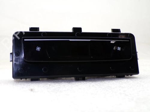 AC-Styringsenhed/Manøvreenhed AC-Styringsenhed/Manøvreenhed VW MULTIVAN T7 (STM, STN) 2.0 TDI (150 hp) 39718829 39718829