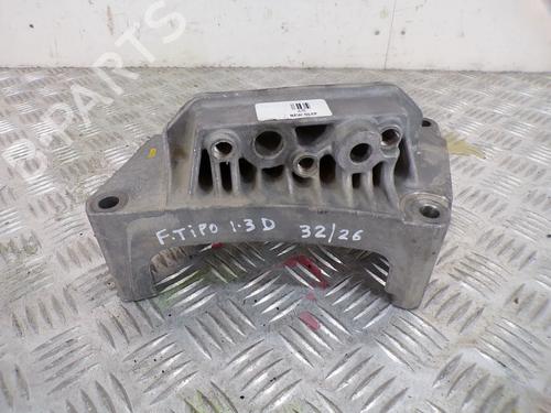 Used Engine mount Engine mount FIAT TIPO Saloon (356_, 357_) 1.3 D (356SXB1A, 356SXH1A, 356SXD1A) (95 hp) 40042368 40042368