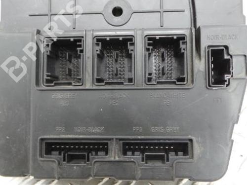 Boîte à Fusibles Renault Mégane II 1.5 DCI - Réf. OEM 8200306433 / K9K 722 - Occasion