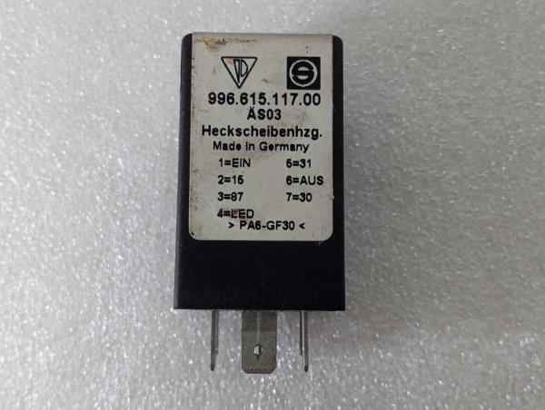 Switch – Porsche 911 Convertible (996) 3.4 Carrera 4 (1997-1999)