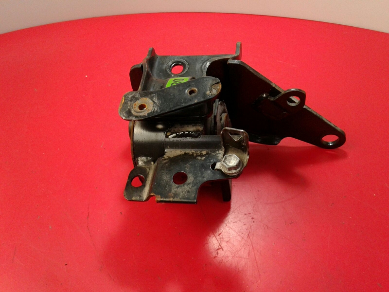 Engine mount TOYOTA COROLLA Verso (ZER_, ZZE12_, R1_) 2.0 D4D (CUR10