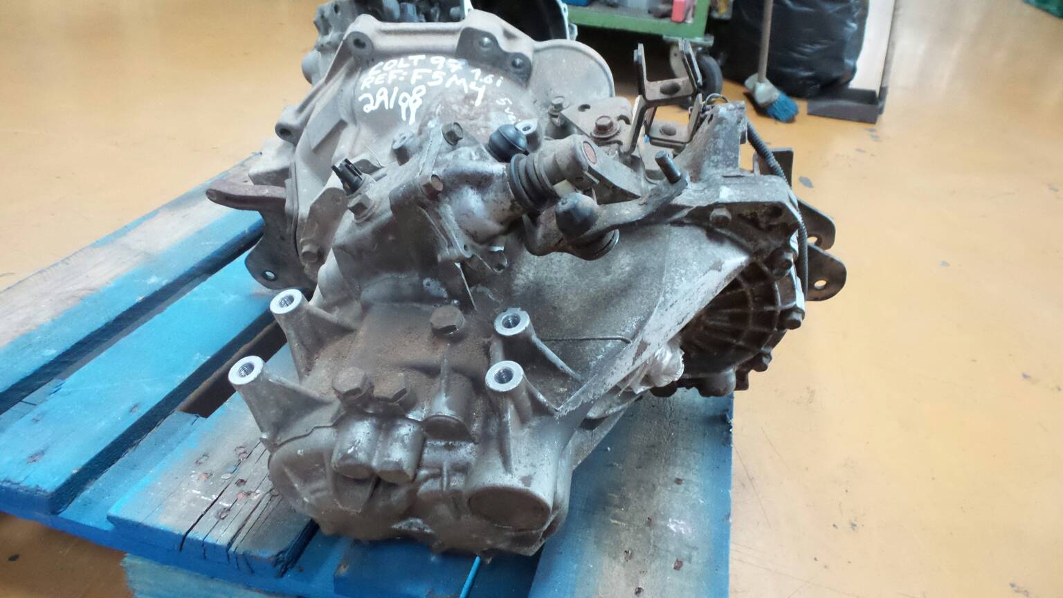 Manual gearbox MITSUBISHI COLT V (CJ_, CP_) 1600 GLX (CJ4A) 4G92 (SOHC