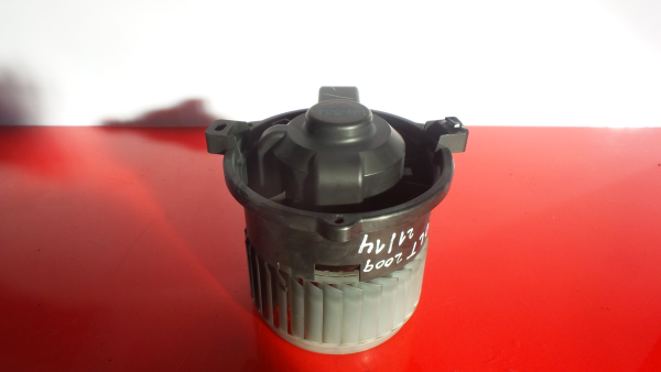 Heater blower motor MITSUBISHI COLT VI (Z3_A, Z2_A) 1.3 (Z21A) 3975468 |  B-Parts