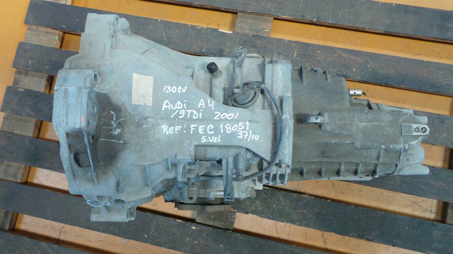 Manual Gearbox Audi A4 8e2 B6 Fec 18051 B Parts