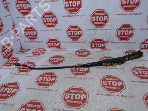 Used Front windshield wiper arm LAND ROVER FREELANDER I (L314) [1998-2006]  7372043