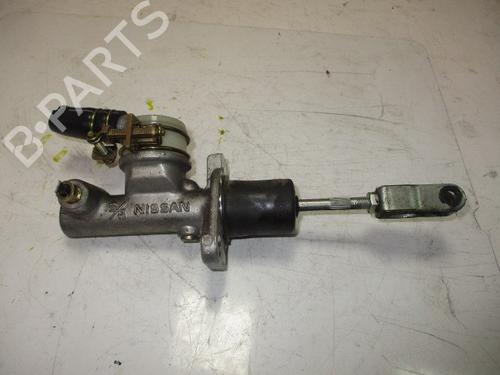 Used Clutch slave cylinder Clutch slave cylinder NISSAN CABSTAR E (TL_, VL_) [1992-2006] 17667387 17667387