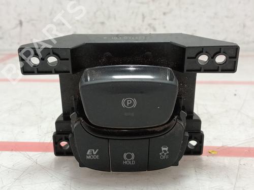 switch-toyota-c-hr-_x1_-2016-32109867 main image