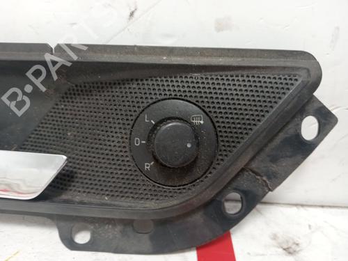 Front left interior door handle SEAT TOLEDO IV (KG3) 1.6 TDI | BP7399243I13