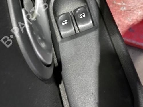 Used Left front window switch RENAULT CLIO III (BR0/1, CR0/1) 1.4 16V (98 hp) 32196329