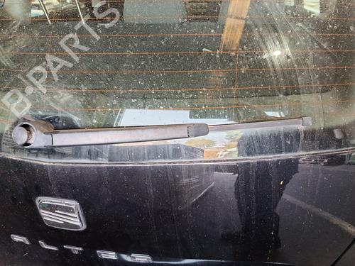 Used Rear windshield wiper arm Rear windshield wiper arm 37666250 37666250