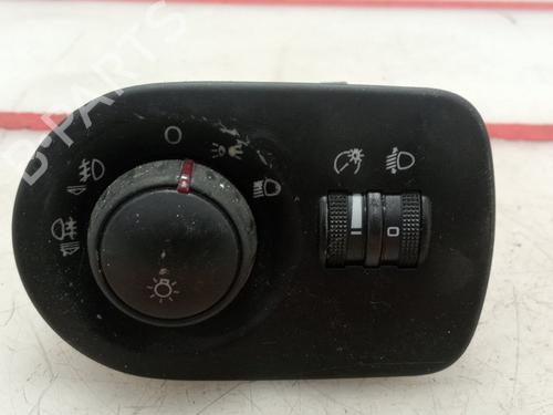 Used Headlight switch SEAT LEON (1P1) 1.9 TDI (105 hp) 21046326
