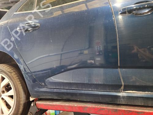 right-rear-door-renault-megane-iv-hatchback-b9amn_-2015-40091846 main image