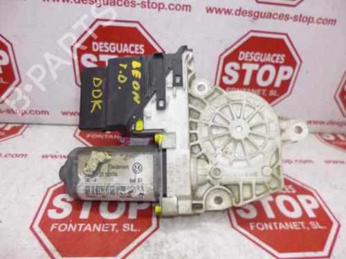 Used Right rear window motor SEAT LEON (1M1) [1999-2006]  7383501
