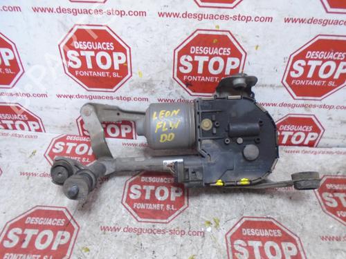 Used Front wiper motor SEAT LEON (1P1) 1.9 TDI (105 hp) 8253636