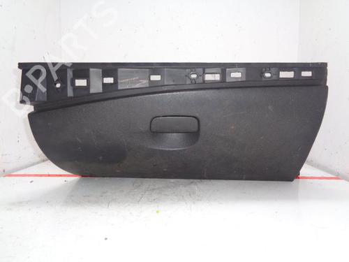 Used Glove box RENAULT MEGANE III Grandtour (KZ0/1) 1.5 dCi (KZ09, KZ0D, KZ1G, KZ29, KZ14, KZ1W, KZ10, KZ1F,... (110 hp) 15933522
