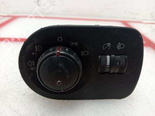 Used Headlight switch SEAT LEON (1P1) [2005-2013]  15948363