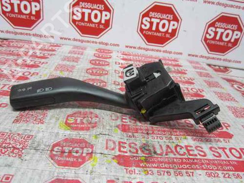 Used Steering column stalk VW GOLF V (1K1) [2003-2010]  7384108