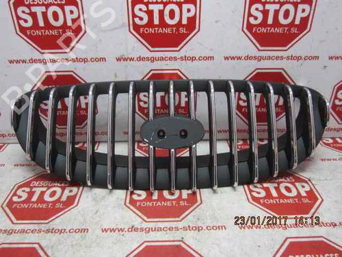 Grill / Grid HYUNDAI SONATA III (Y-3) [1992-2000]  15920844