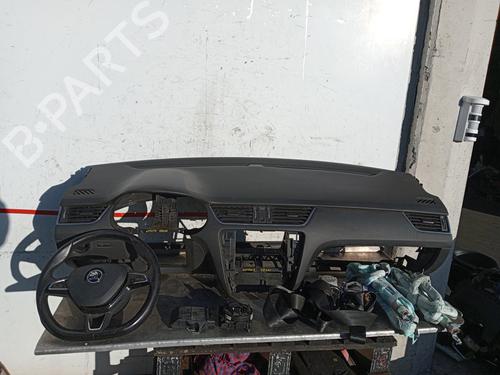 Used Airbag Kit SKODA OCTAVIA III (5E3, NL3, NR3) 2.0 TDI (150 hp) 27653502