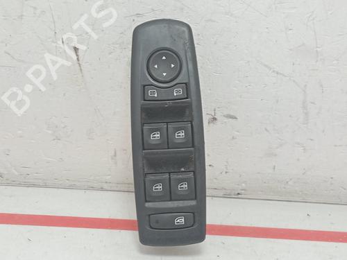 Used Left front window switch Left front window switch RENAULT LAGUNA III Grandtour (KT0/1) 2.0 dCi (KT07, KT0J, KT14, KT1A, KT1S) (131 hp) 33053092 33053092