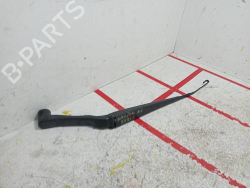 Used Front windshield wiper arm RENAULT KADJAR (HA_, HL_) 1.2 TCe 130 (HLMR) (130 hp) 19127526