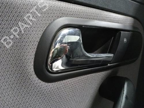 Venstre bagtil invendig håndtag SEAT CORDOBA (6L2) 1.9 TDI (100 hp) 30615975