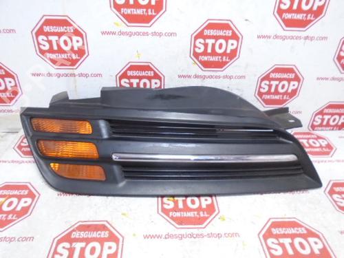 Used Grille NISSAN MICRA III (K12) 1.2 16V (80 hp) 15924013