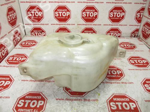 Used Windscreen washer tank SUZUKI VITARA (ET, TA, TD) 1.6 i 16V All-wheel Drive (ET, TA02, SE416) (97 hp) 7417377