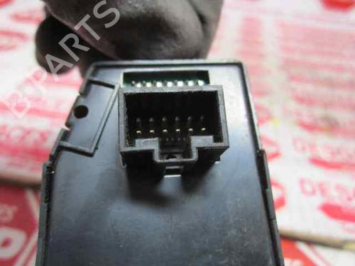 Left front window switch HYUNDAI H-1 / STAREX Bus (A1) 2.5 TD 4WD | BP7382619I27 