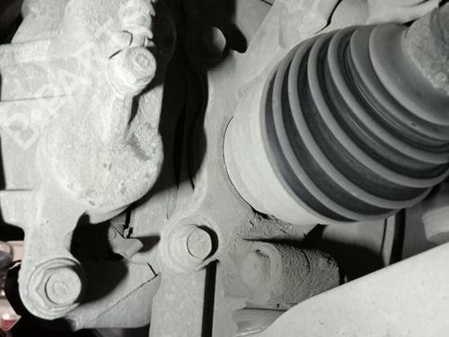 Used Right front steering knuckle MITSUBISHI OUTLANDER II (CW_W) 2.0 DI-D (CW8W) (140 hp) 30468419