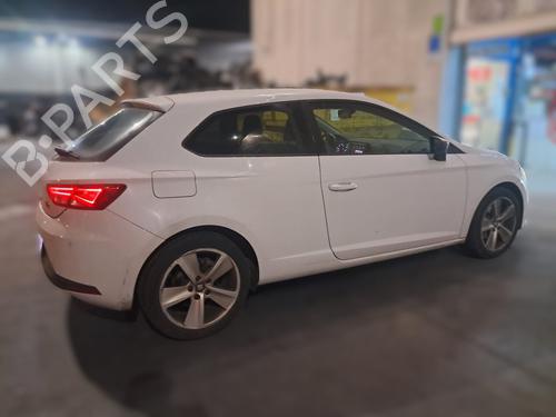windscreen-washer-tank-seat-leon-sc-5f5-2013-2014-2015-2016-2017-2018-33327717 main image