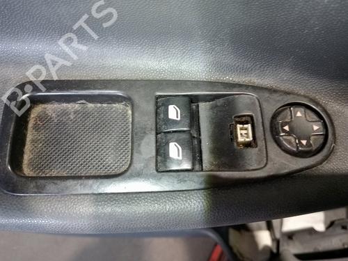 Used Left front window switch CITROËN JUMPY II Van 1.6 HDi 90 8V (90 hp) 31051246