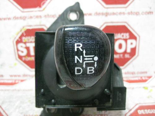 Used Gear lever TOYOTA AURIS Estate (_E18_) 1.8 Hybrid (ZWE186_, ZWE186R, ZWE186H) (136 hp) 7417355