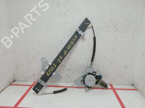 Elevalunas delantero izquierdo CHEVROLET NUBIRA Estate 2.0 D (121 hp) 31117833