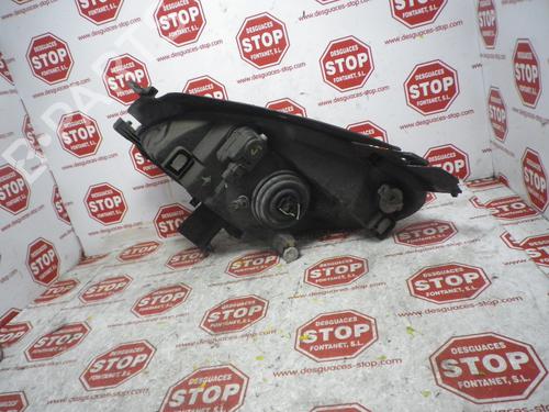 Right headlight CITROËN XSARA PICASSO (N68) 2.0 HDi | BP8155219C29 