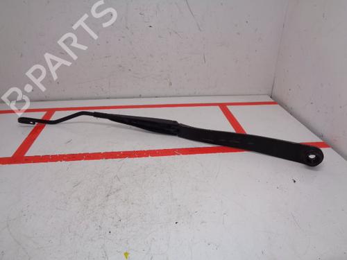Used Front windshield wiper arm NISSAN JUKE (F15) 1.5 dCi (110 hp) 15924852