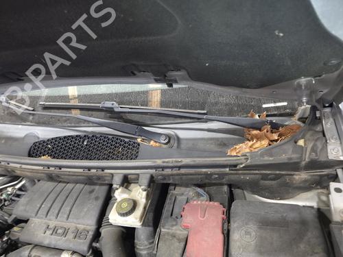 Used Front windshield wiper arm Front windshield wiper arm 37488279 37488279