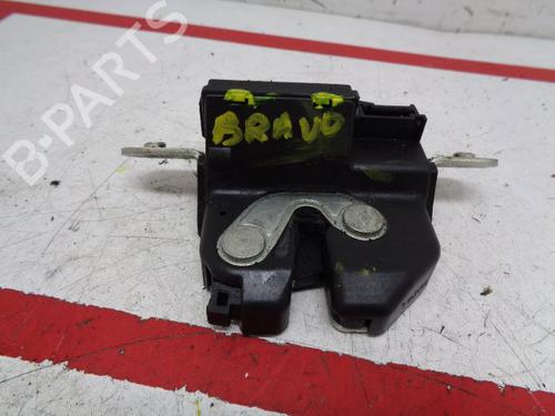 Used Tailgate lock FIAT BRAVO II (198_) 1.9 D Multijet (198AXB1A) (120 hp) 15948107