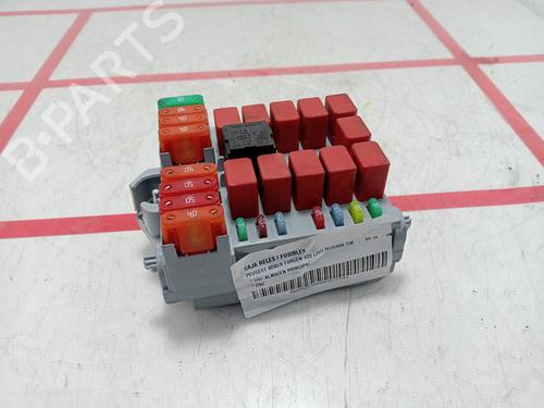 Used Fuse box Fuse box 37071791 37071791