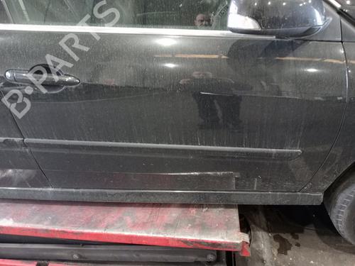 Used Right front door Right front door RENAULT LAGUNA III Grandtour (KT0/1) 2.0 dCi (KT07, KT0J, KT14, KT1A, KT1S) (131 hp) 33053070 33053070