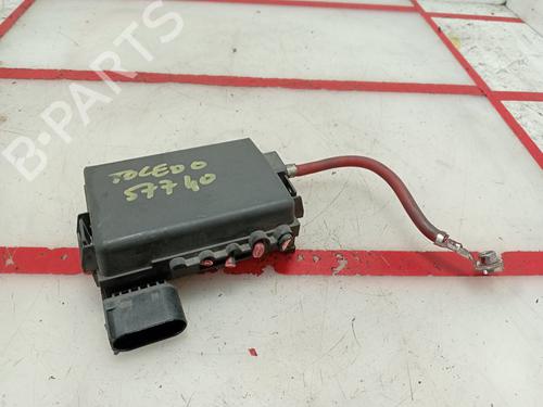 Used Fuse box SEAT TOLEDO II (1M2) 1.9 TDI (110 hp) 21838400