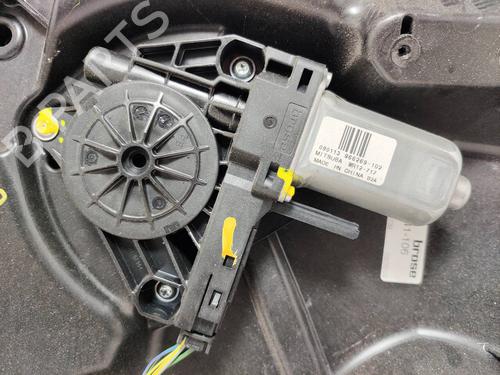 Front right window mechanism VOLVO XC60 I SUV (156) D5 AWD | BP24432328C23